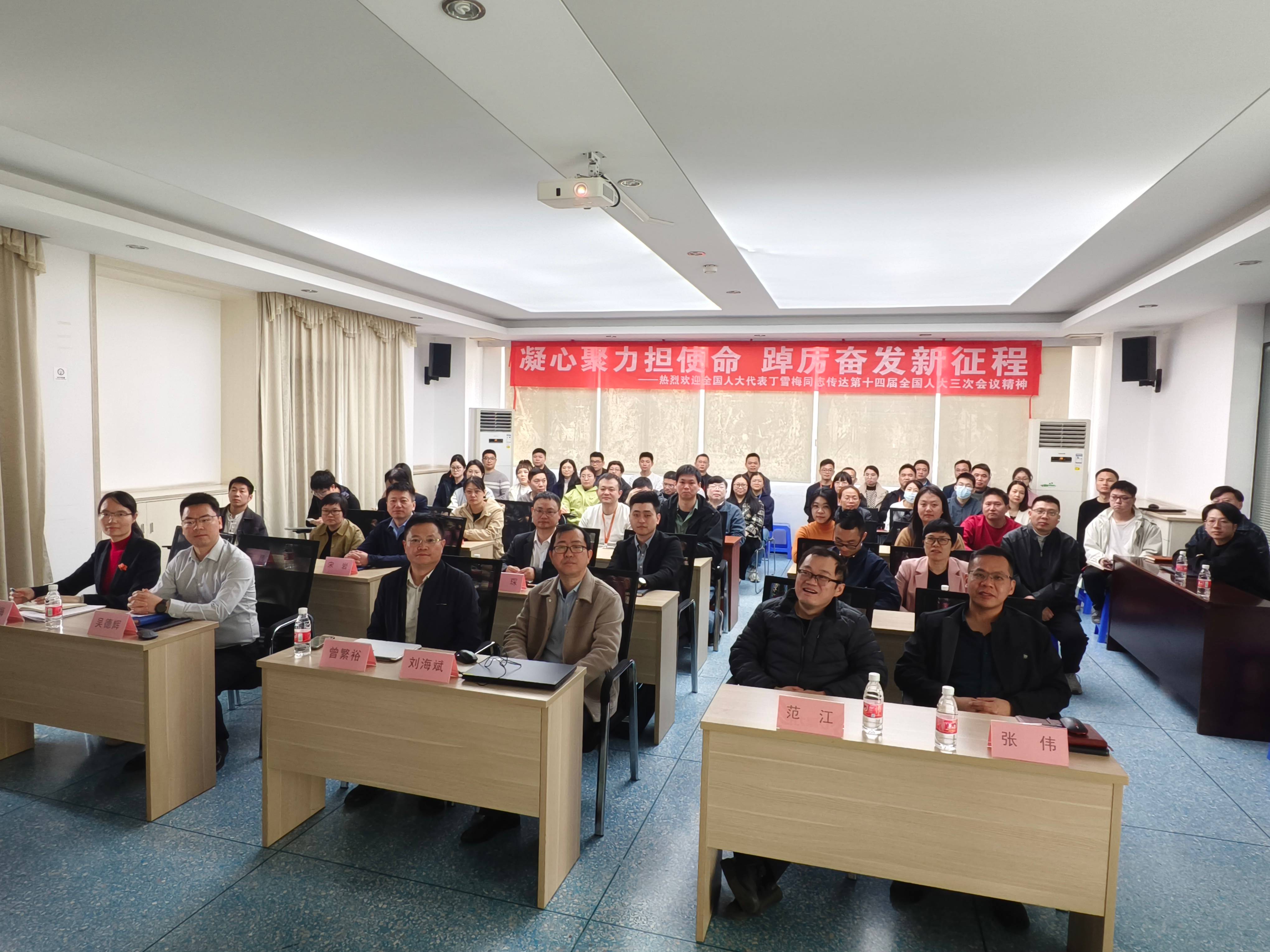 宣講會合照(1).jpg
